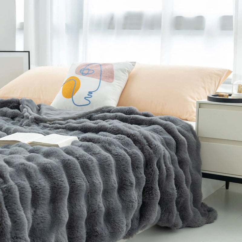Coperta nuvola in pelliccia sintetica – morbida e calda, effetto a bolle