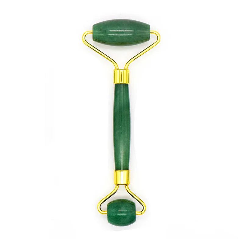 Jade roller verde con doppio rullo per routine viso