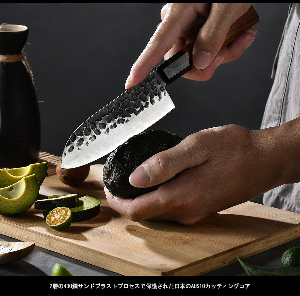 Coltello Santoku Forgiato in Acciaio AUS10 — Manico in Legno Mkuruti, con Fodero